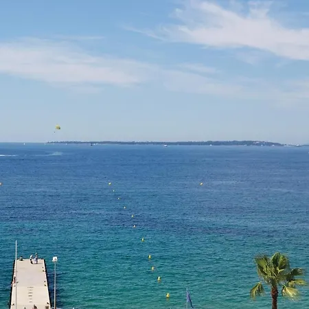 Beautiful In Les Pins With Juan-les-Pins