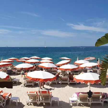 Beautiful In Les Pins With Apartment